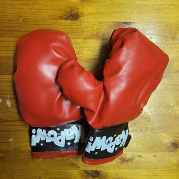 Ka Pow Boxing Gloves age 7 -12 yo - Picture 3 of 4